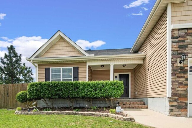 Building Photo - 3 Bedroom Ranch w/ Bonus