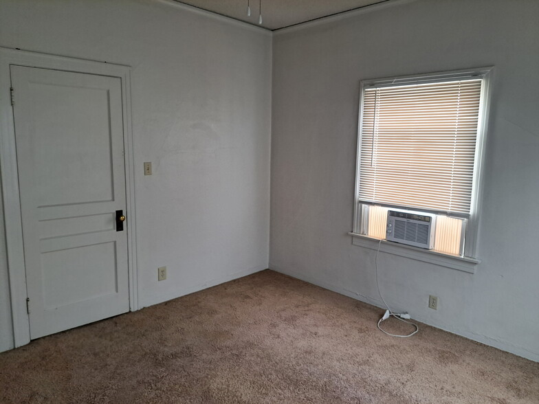 Bedroom - 1309 K St