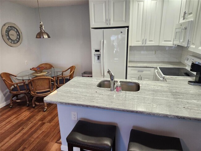 Building Photo - 4347 Tahitian Gardens Cir