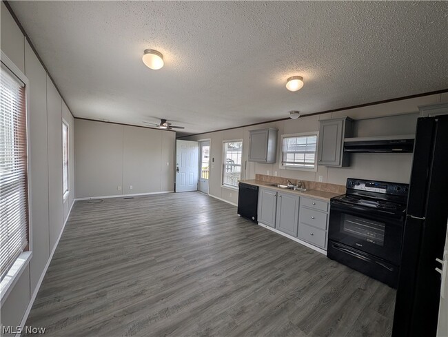 Building Photo - 235 Cedar Brook Dr