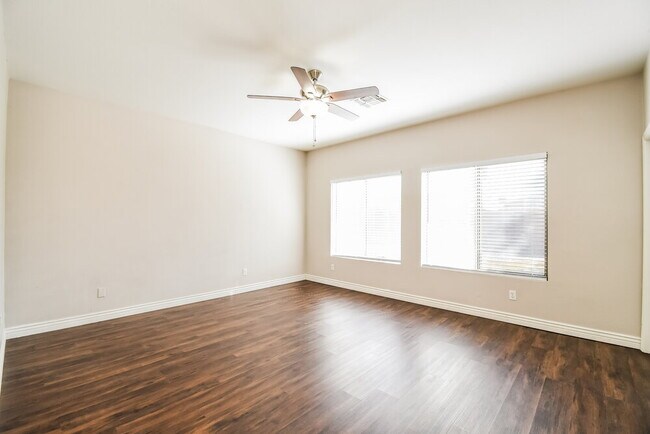 Building Photo - 631 E Renegade Pl