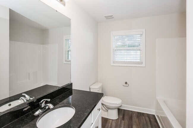 Building Photo - 28 Meadowview Ave SW