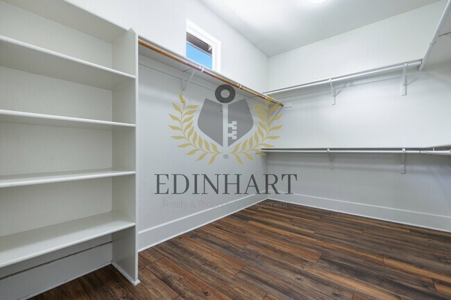 Building Photo - 1632 N Broadbent Ln