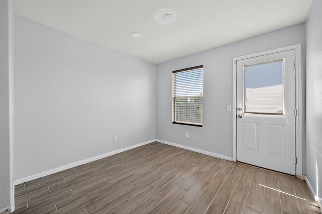 Building Photo - 2730 Skyview Silver Dr