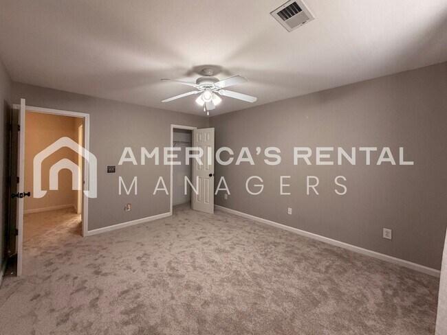 Building Photo - 3505 Savannah Park Ln