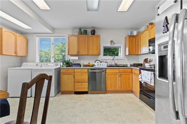 Building Photo - 1042 Anthony Rd