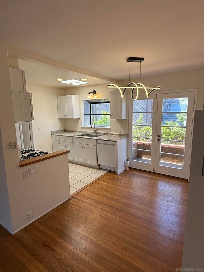 Building Photo - 950 Stratford Ct