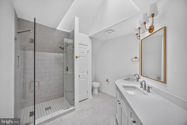 Building Photo - 221 Spring Race Ct