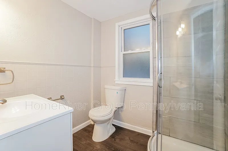 Building Photo - 2413 Collins St