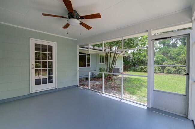 Building Photo - Daffin Park Area