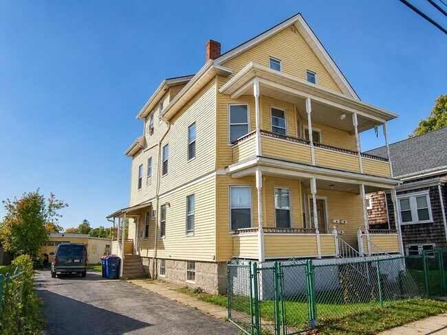 Building Photo - 508 Hillman St