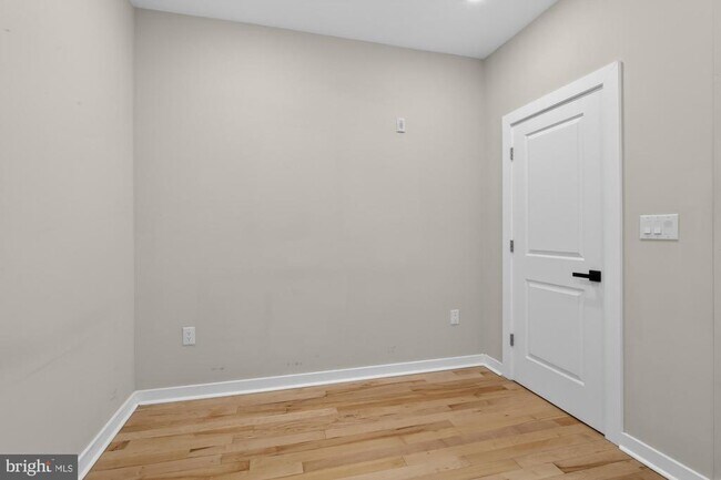 Building Photo - 2234 Master St