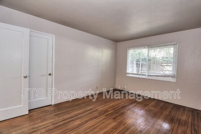 Building Photo - 3109-3111 Hampshire Drive