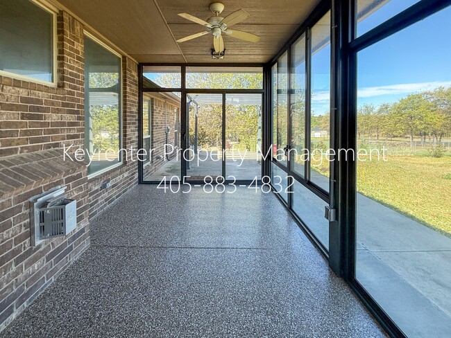 Building Photo - Beautiful Upscale 3BD/3BTH + Office Home on Over an Acre in Choctaw