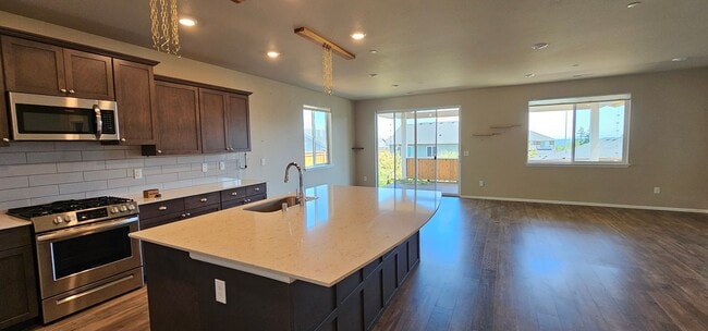 Building Photo - Bremerton Rambler