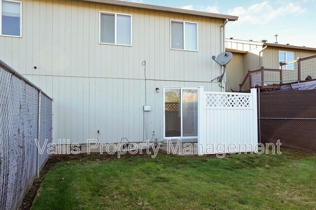 Building Photo - 4422 Remington Pl NE