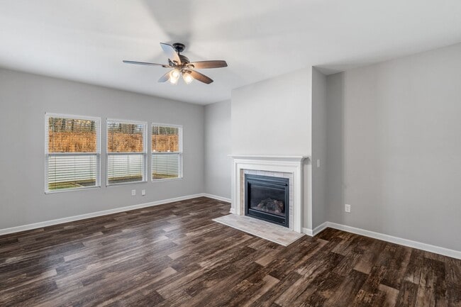 Building Photo - Newer Home in Reedy Fork, SS Appliance, Granite Counter-tops, Island, Office, Den, FP, Loft, Gara...