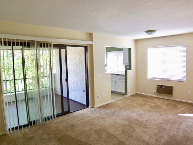 Building Photo - Delightful Upper Unit Mira Mesa Condo Loca...