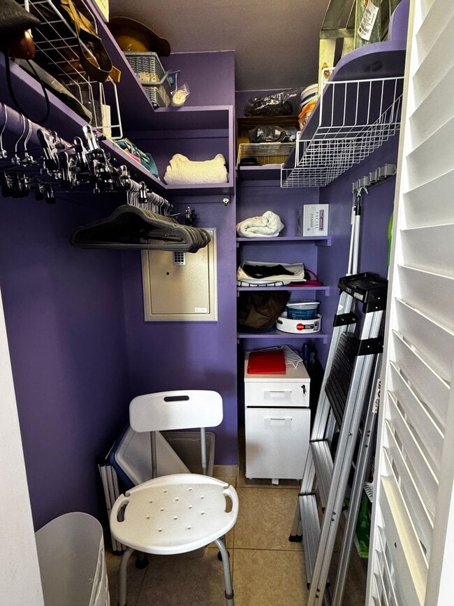 Building Photo - Oceanfront Condo!