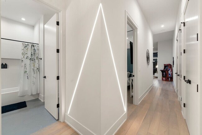 Building Photo - 318 W Grand Ave