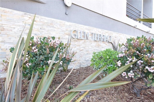 Building Photo - 1617 S Beverly Glen Blvd
