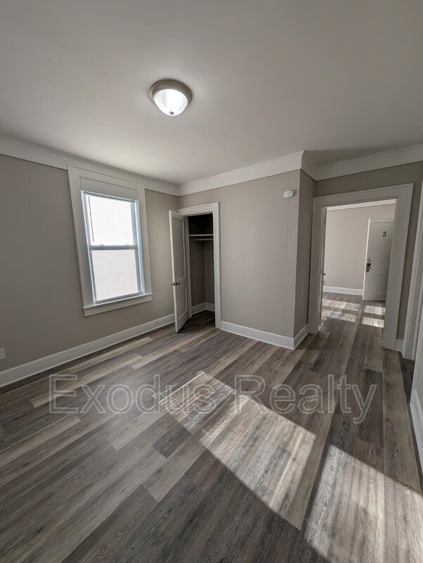 Building Photo - 105 Gordon St