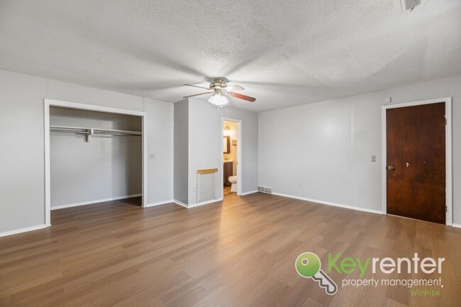 Building Photo - Beautifully Updated 3-Bedroom Home in Central Wichita!
