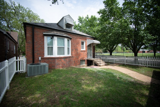 Building Photo - 6600 Nottingham Ave