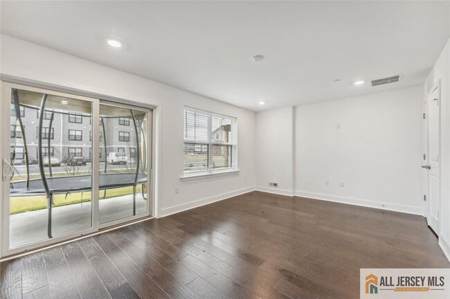 Building Photo - 46 Mariveles Wy