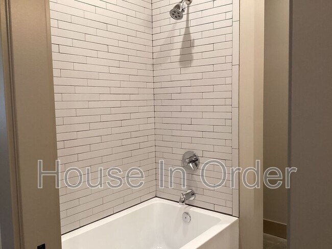 Building Photo - 170 Mountain Laurel Ln