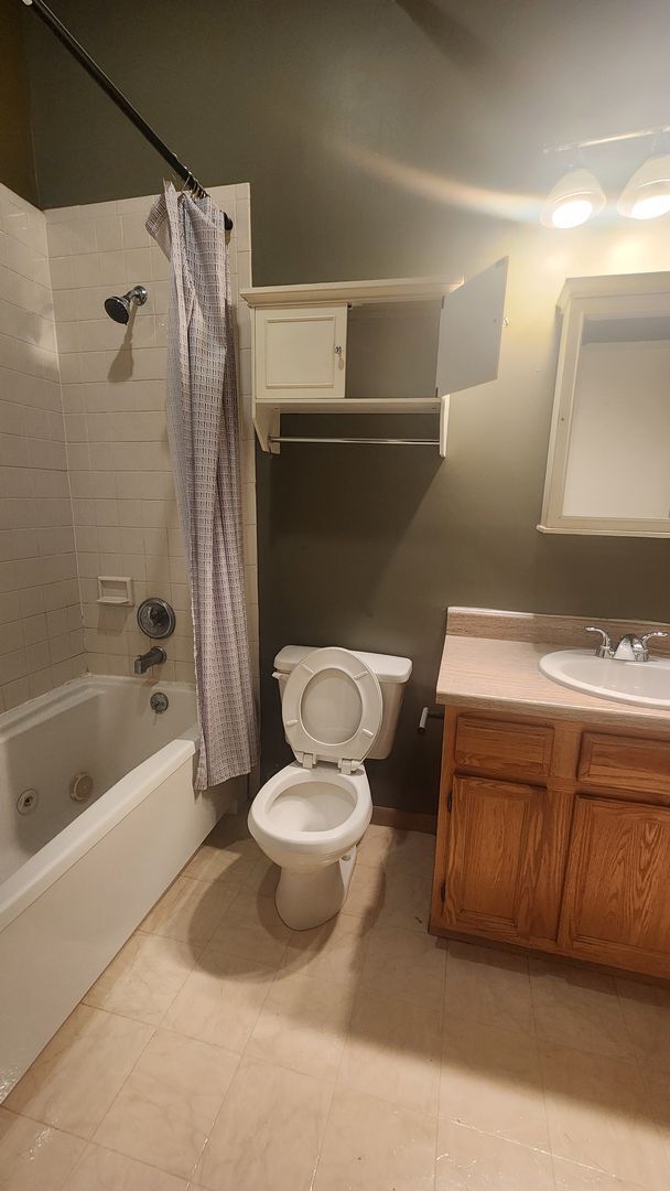 Building Photo - MOVE IN SPECIAL - $200 OFF EACH MONTH FOR 6 MONTHS*** (12 month lease required)