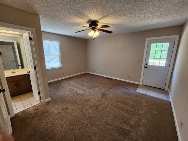 Building Photo - 7875 Saundersville Rd