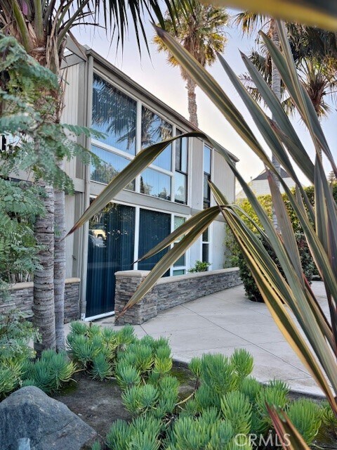 Building Photo - 280 Aster St