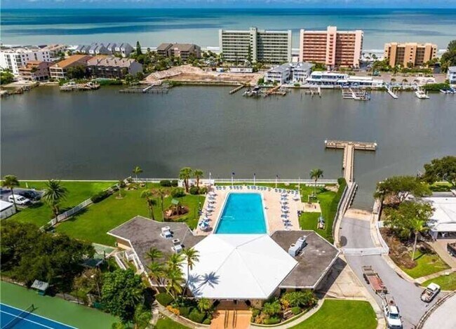 Building Photo - 10350 Imperial Point Dr W