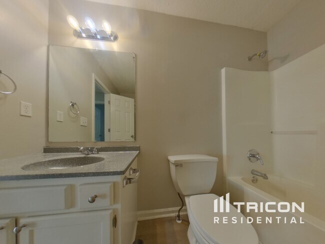 Building Photo - 3195 Warrenton Ct