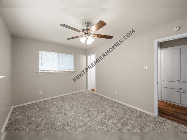 Building Photo - 2510 S Fielder Rd