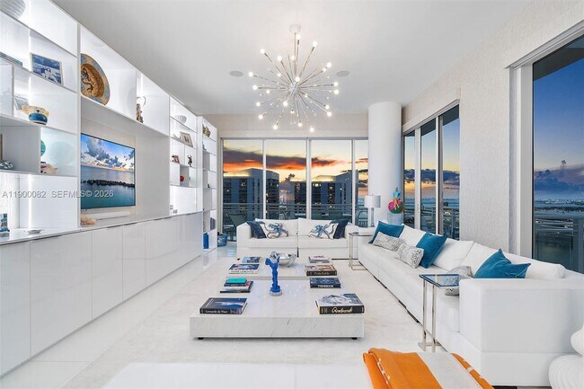 Building Photo - 900 Brickell Key Blvd