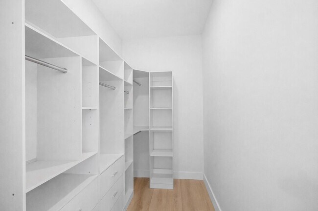 Building Photo - 7606 S Olive Ave