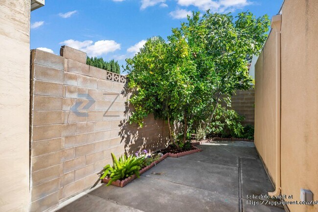 Building Photo - 41076 Davila Ct