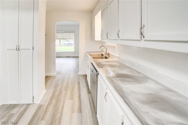 Building Photo - 4706 W 158th St