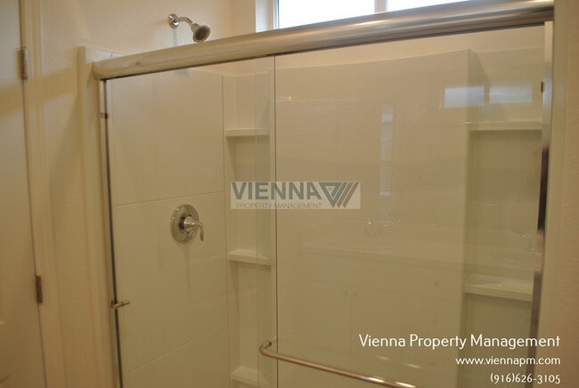 Building Photo - 525 Fox Hunt Wy