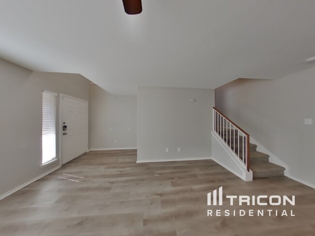 Building Photo - 10411 Trotters Bay