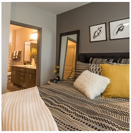 Building Photo - 2821 Manorcrest Ct