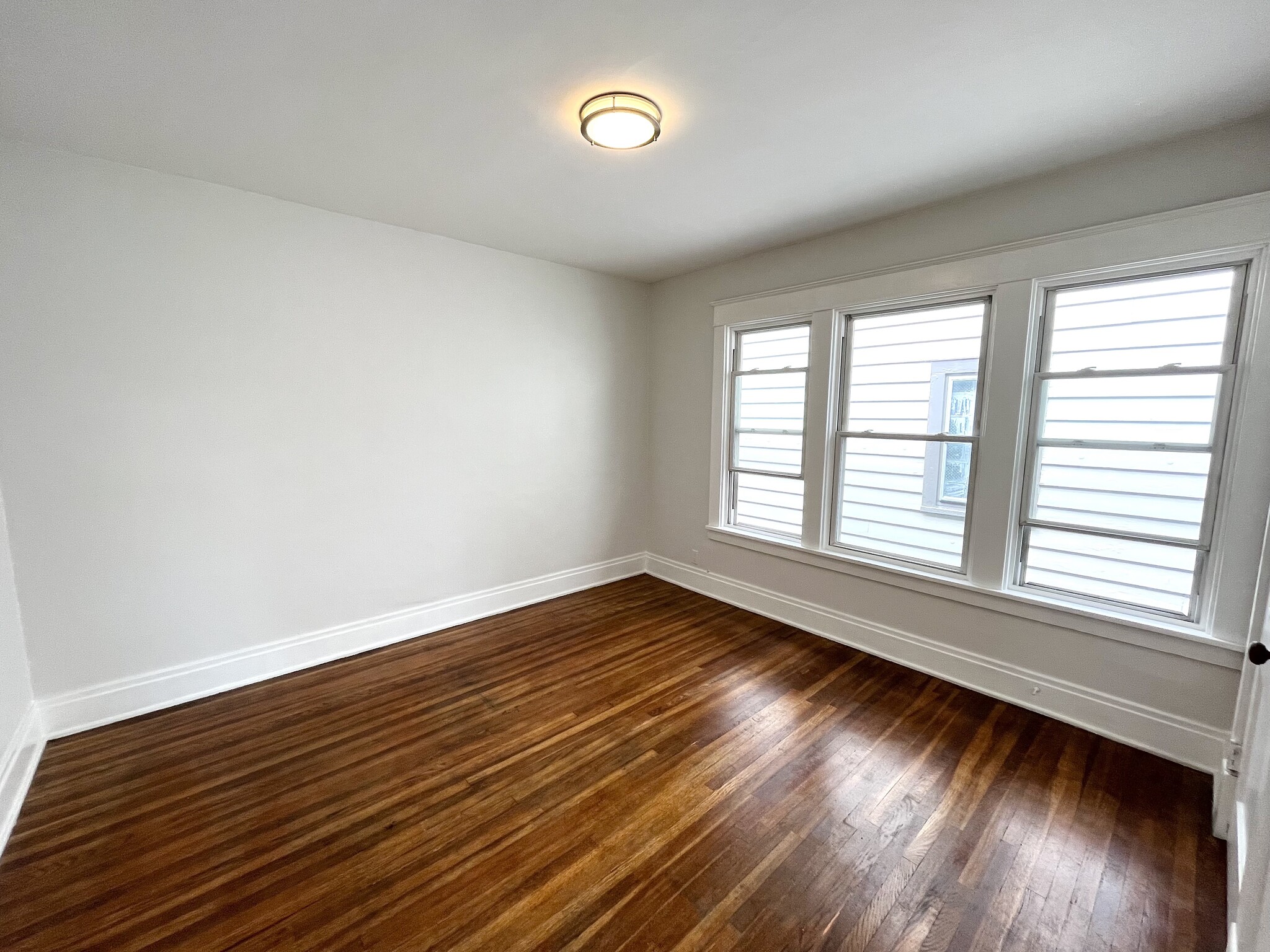 Room 1 - 1899 Hertel Ave