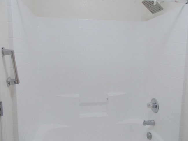 Building Photo - Beautiful 3-Bedroom Two-Story Home in Well...