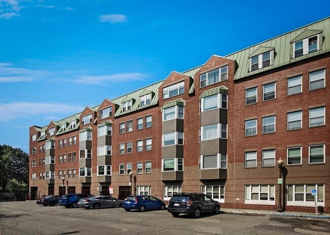 Building Photo - 289 Essex St