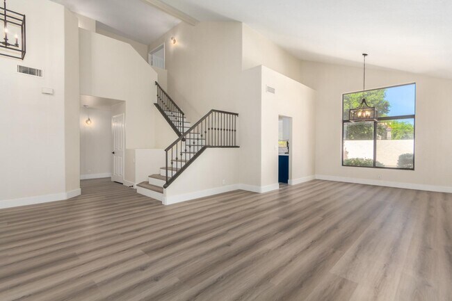 Building Photo - 1630 S Lemon