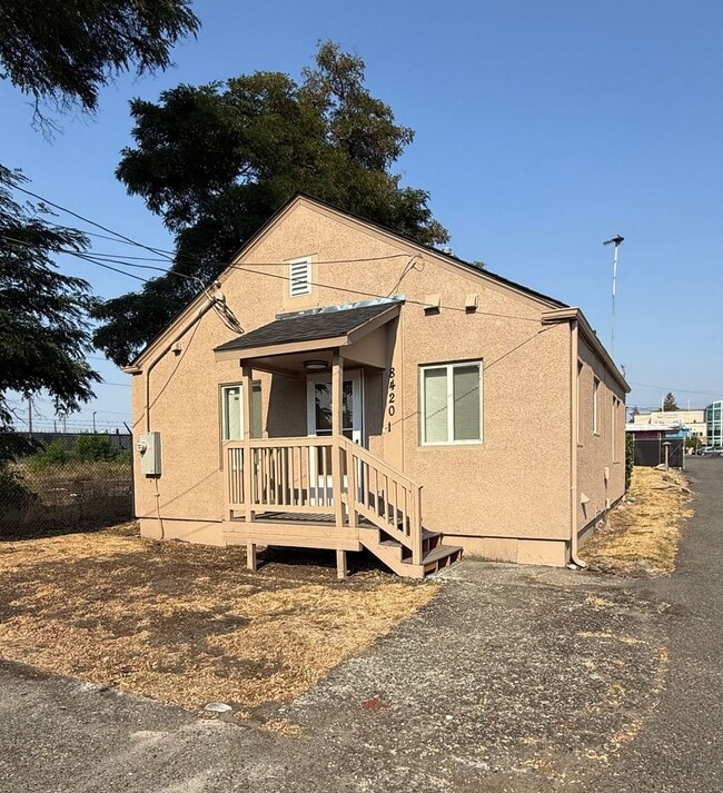 Building Photo - 8420 1/2 S. Tacoma Way