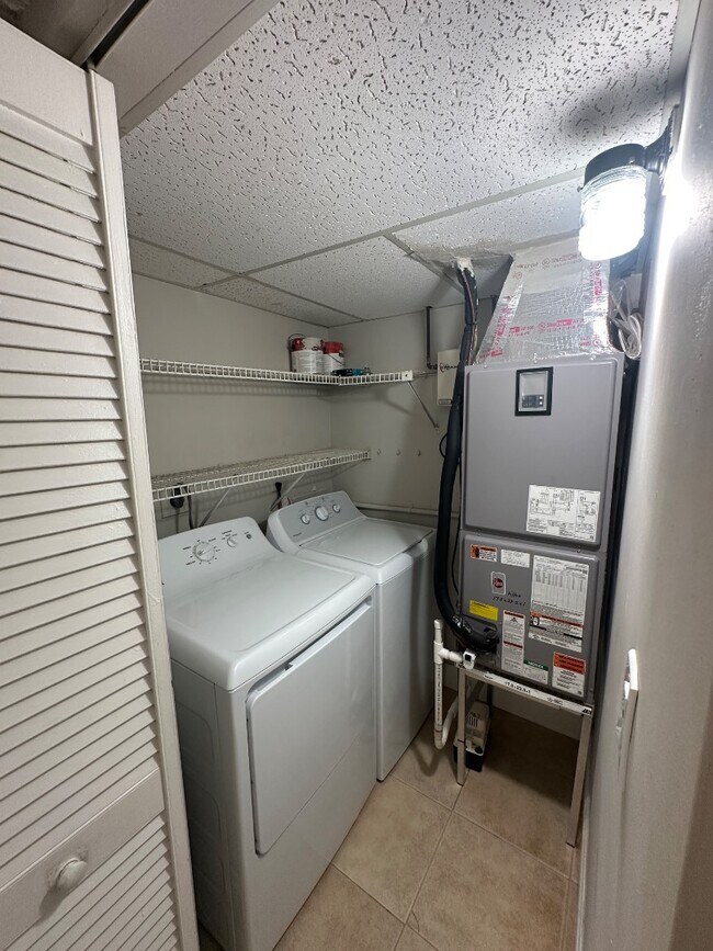 Building Photo - 2780 W 62nd St