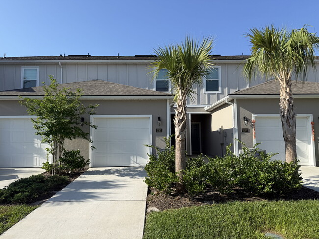 Primary Photo - "Charming 2-Bedroom Townhouse Retreat with...